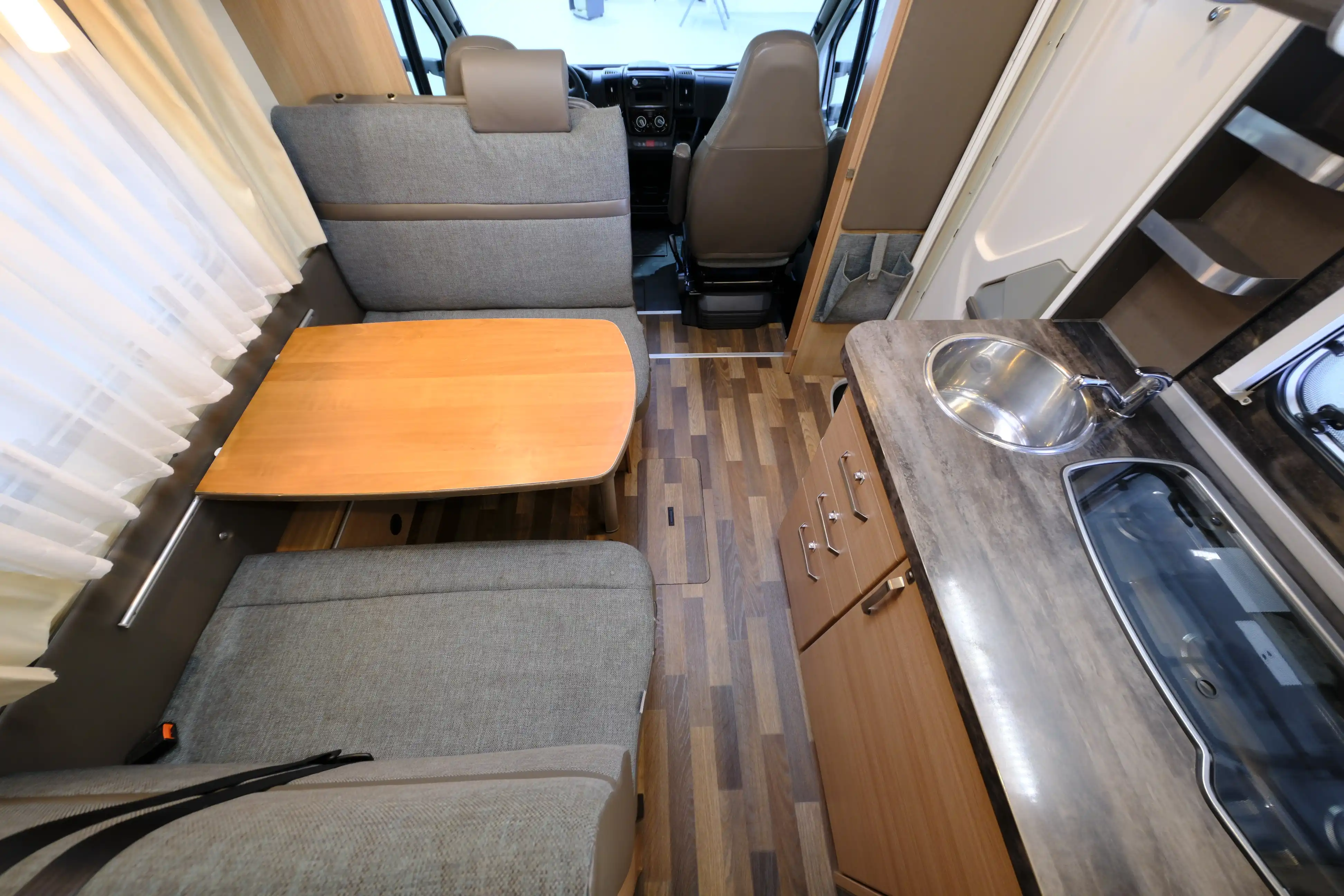 KNAUS Sky Traveller 650 DKG